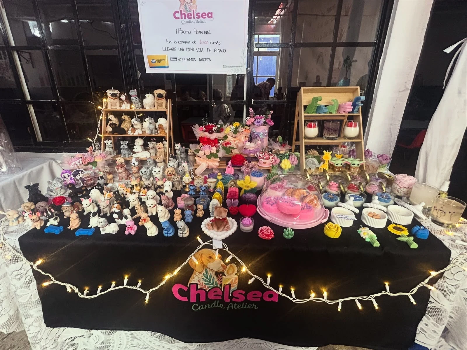 Stand de Chelsea Candle Atelier en un bazar